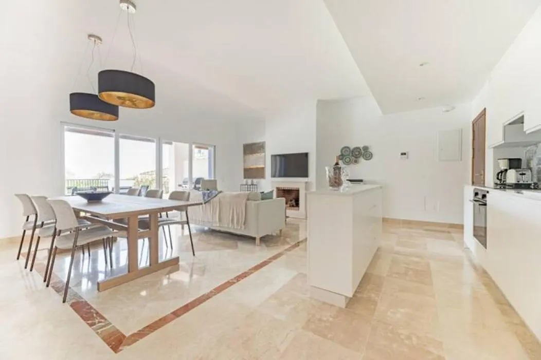 Luxury Apartment Paraiso Pueblo-32 Benahavis 0*,  Spain